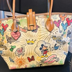 Dooney & Bourke Sketch Tote Collectors Bag
